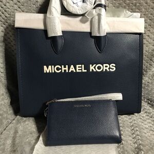 NWT Michael Kors Mirella Tote color Navy